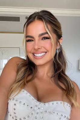 Chat with Addison Rae - Flipped.Chat - AI Character Chatbot